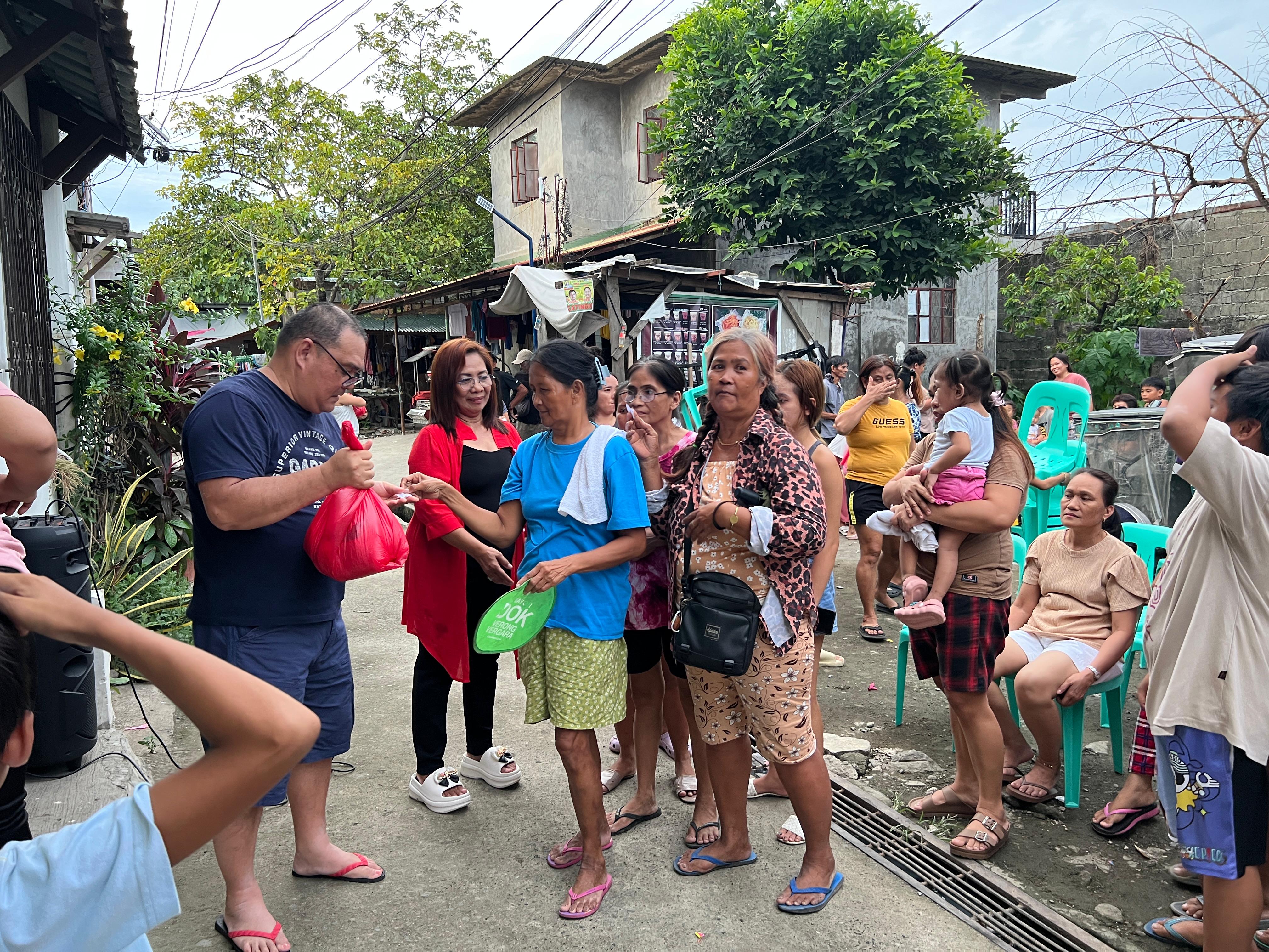 Looc, Calamba Gift Giving 13