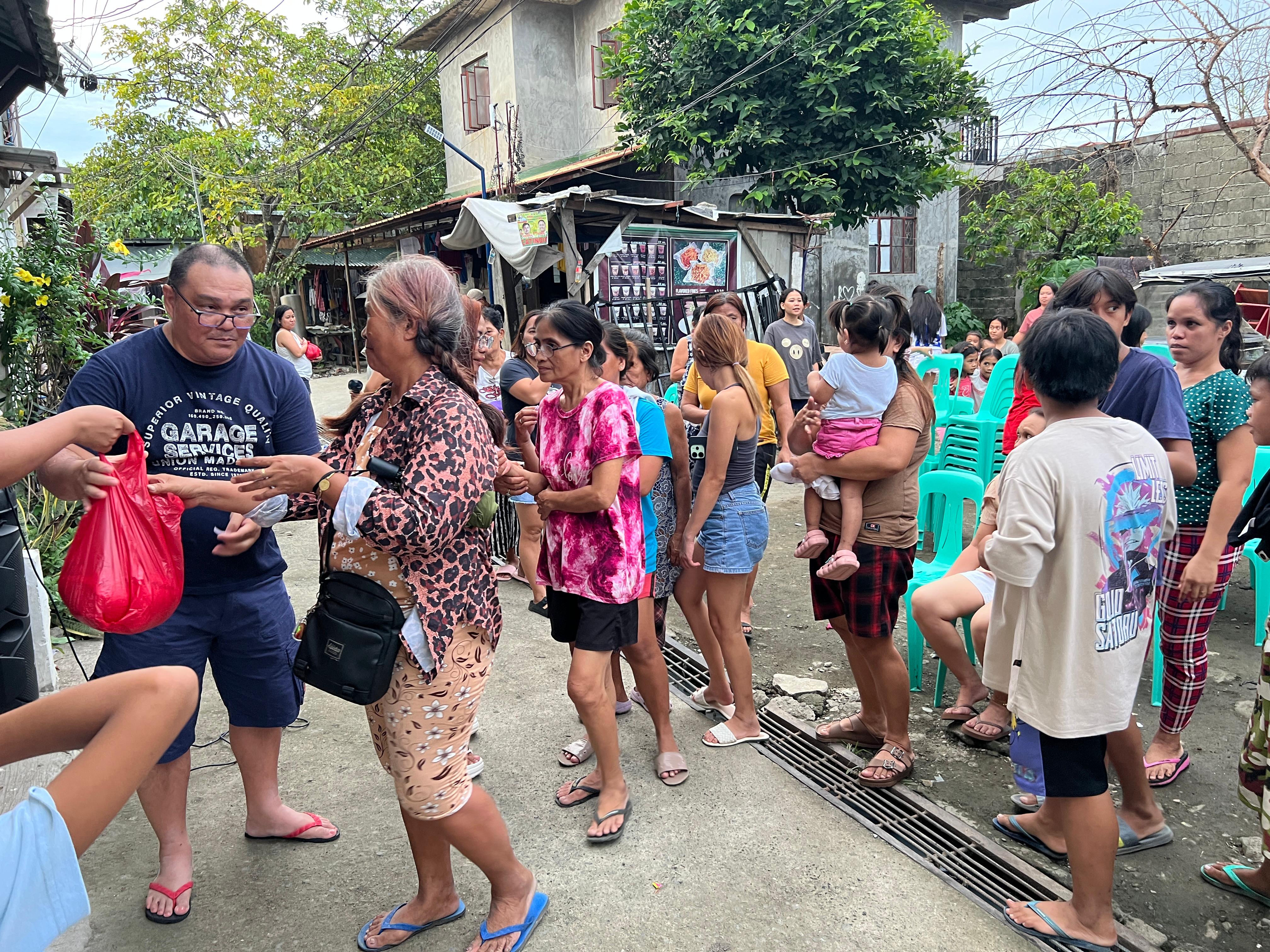 Looc, Calamba Gift Giving 14